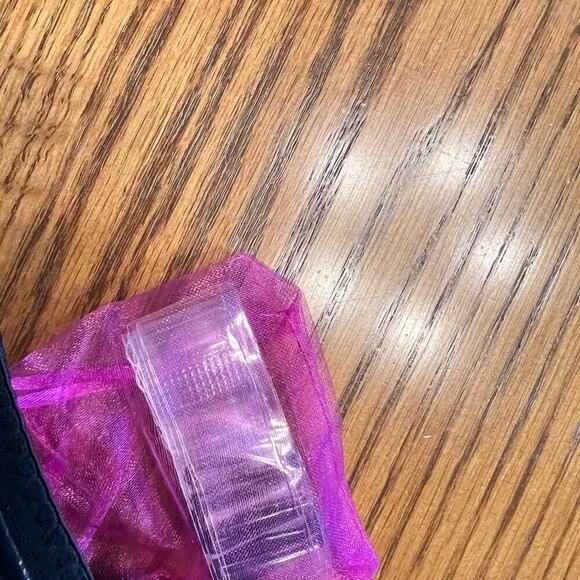 ASHLEY STEWART 42D bra, convertible butterfly, black with partial lace - Picture 5 of 12